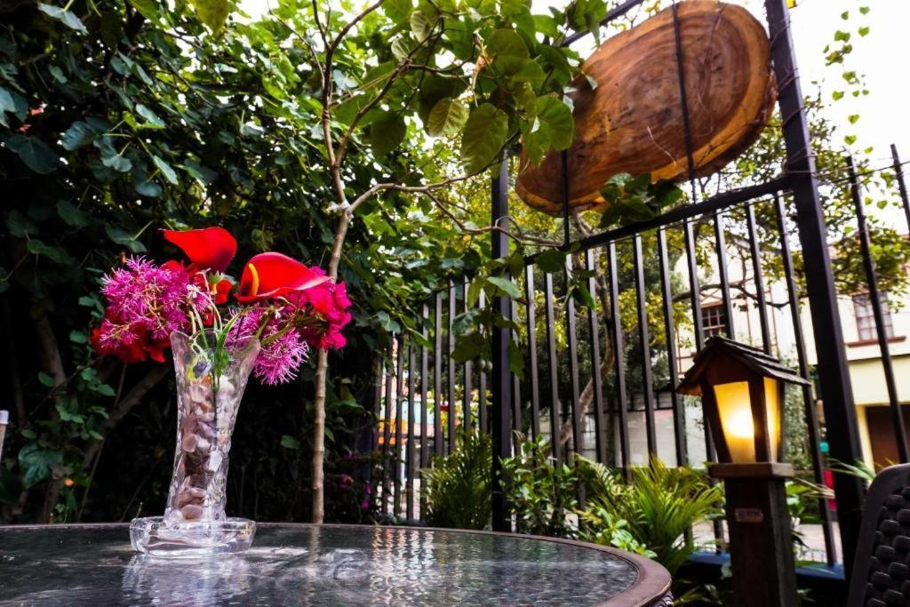 Casa Del Arupo Hostel กีโต ภายนอก รูปภาพ