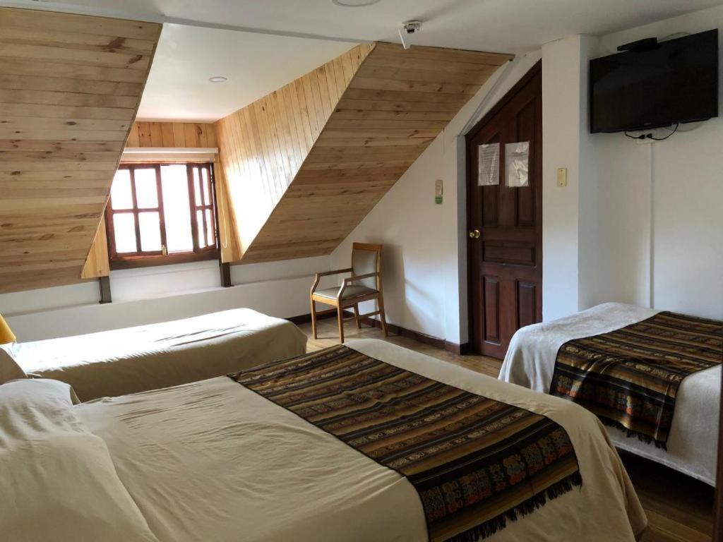 Casa Del Arupo Hostel กีโต ภายนอก รูปภาพ