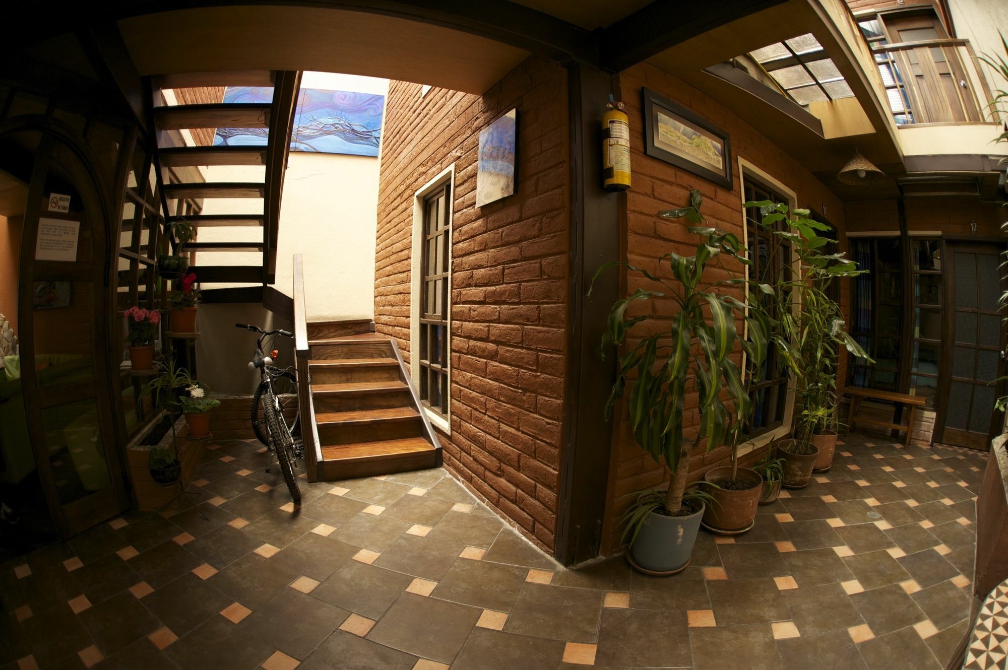 Casa Del Arupo Hostel กีโต ภายนอก รูปภาพ